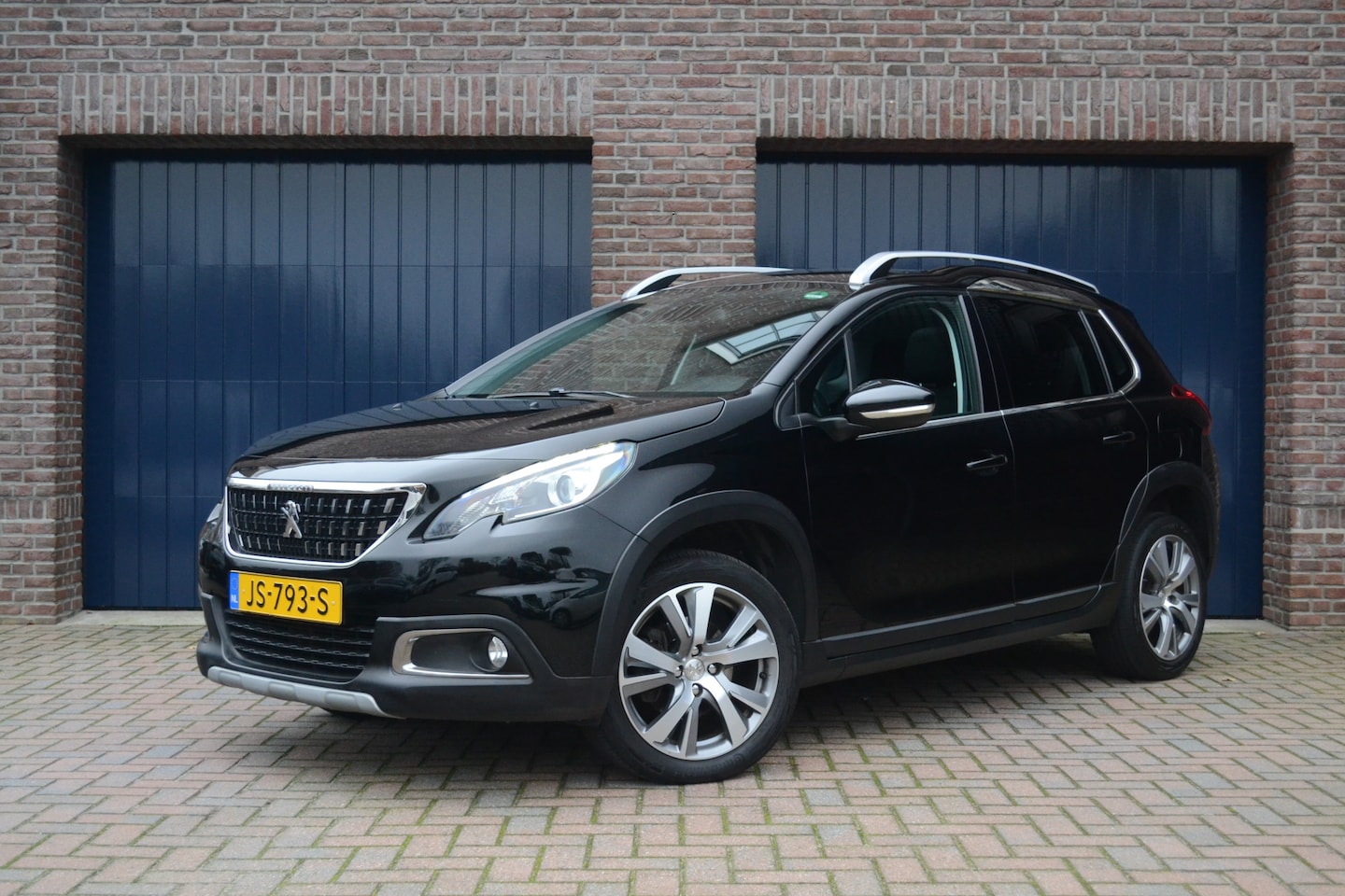 Peugeot 2008 - 1.2 PureTech Blue Lease Executive | Panoramadak | Carplay | Navigatie | Cruise | Clima - AutoWereld.nl