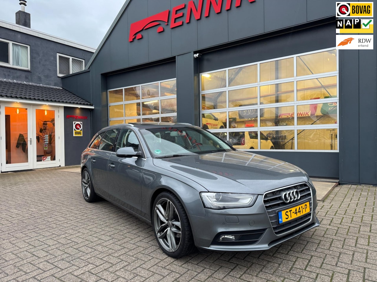 Audi A4 Avant - 2.0 TDIe Pro Line / Pano / Camera / Leder / Trekhaak . - AutoWereld.nl