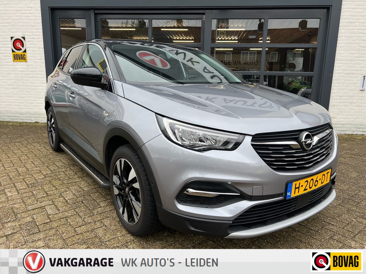 Opel Grandland X - 1.2 Turbo Business Executive  - Navi - Carplay - AutoWereld.nl