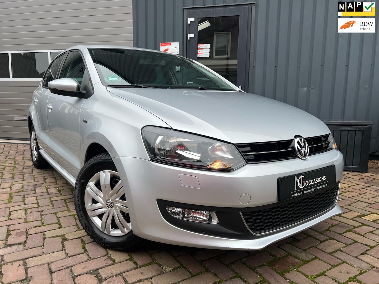 Volkswagen Polo - 1.2 Life Cruise / Clima / PDC - AutoWereld.nl