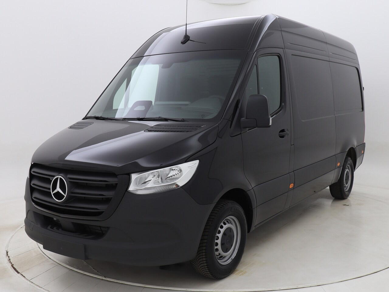 Mercedes-Benz Sprinter - 315 CDI 150pk L2 RWD Automaat, smartphone pakket, 3,5t aanhanger gewicht - AutoWereld.nl