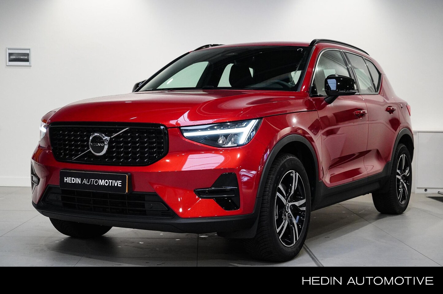 Volvo XC40 - B4 Plus Dark Mild Hybride Automaat 197pk Google Maps | Adaptive Cruise & Pilot Assist | Pa - AutoWereld.nl