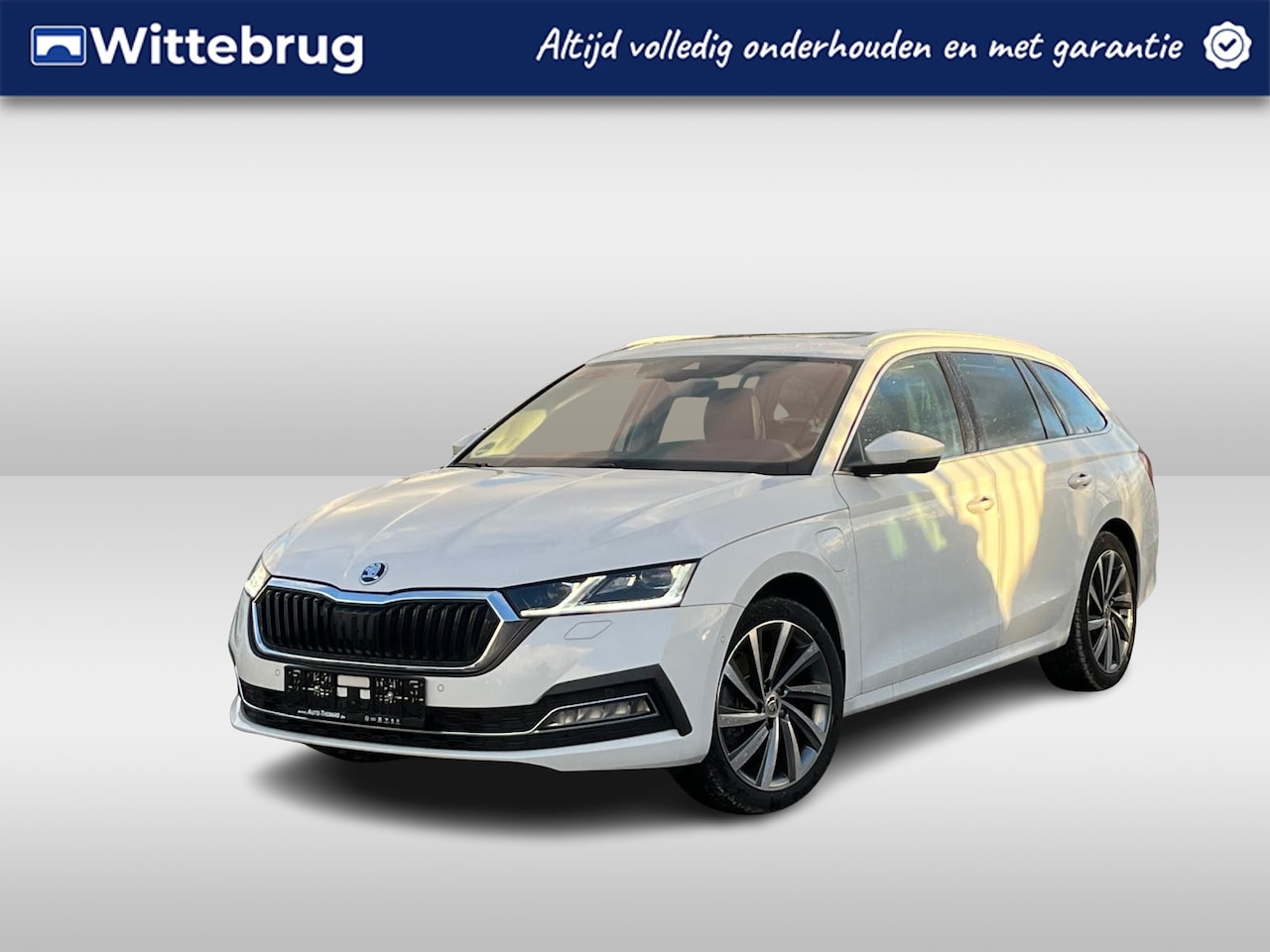 Skoda Octavia Combi - 1.4 TSI iV PHEV Style / Panoramadak / LED / Head-up Display / Stoelverwarming Voor & Achte - AutoWereld.nl