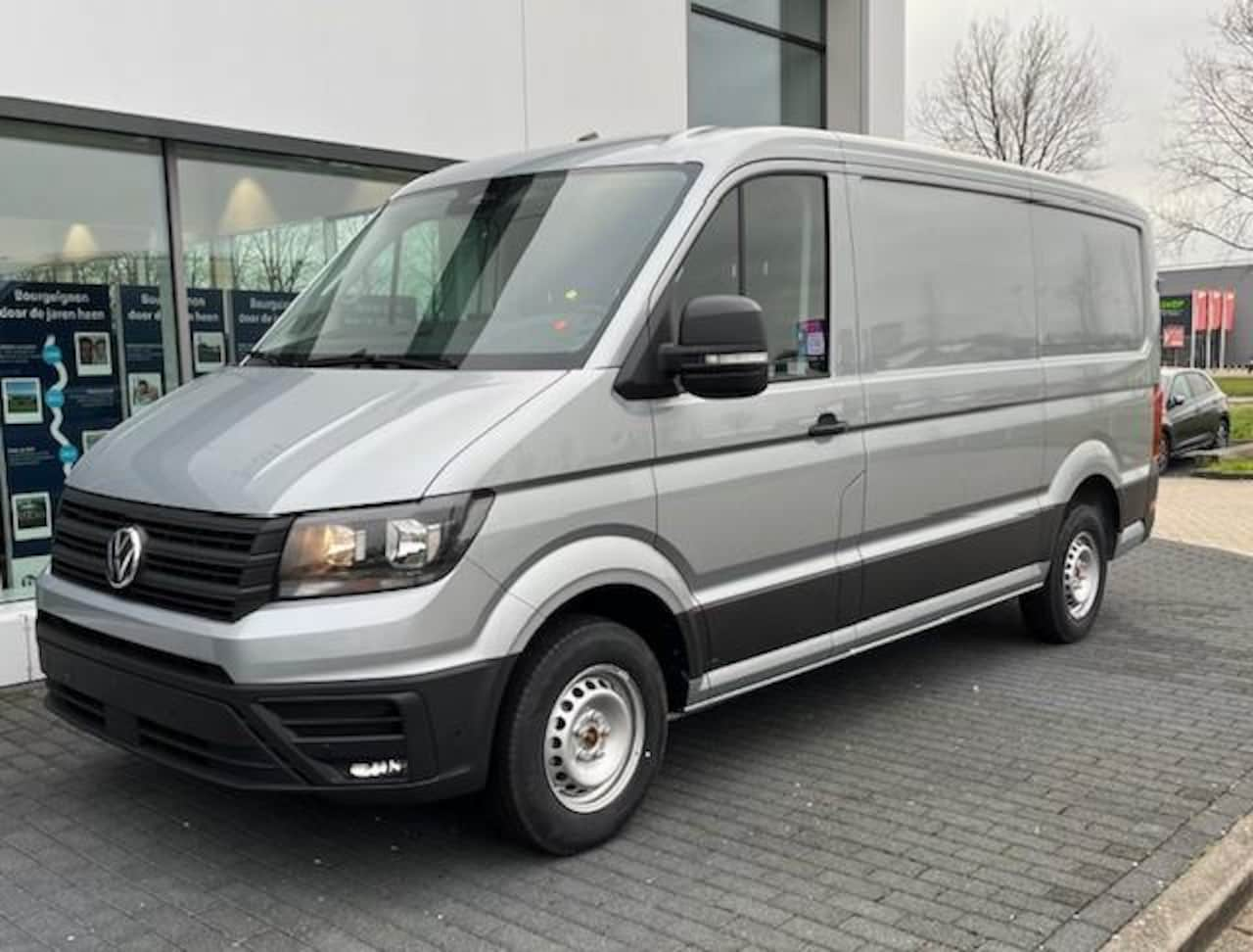 Volkswagen Crafter - Highline L3 2.0 TDI 140 pk GVW 3.0T B 3640 MM 6 versn. Hand - AutoWereld.nl