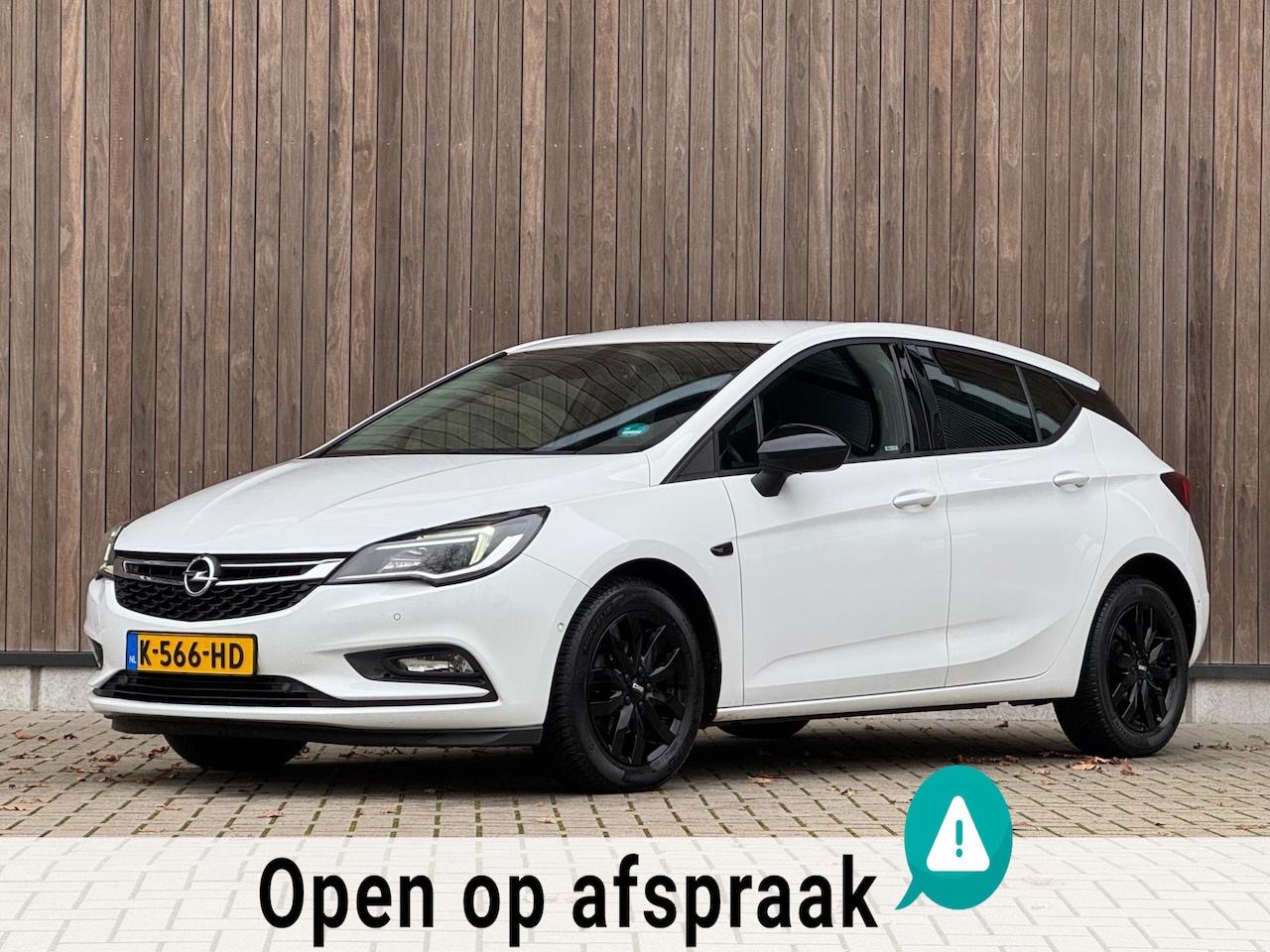 Opel Astra - 1.4 Black Edition |Navi|Camera|Cruise| - AutoWereld.nl