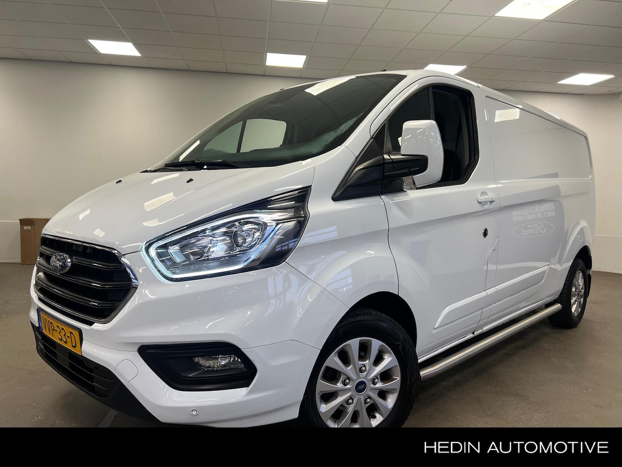 Ford Transit Custom - 300 L2H1 Limited 130PK | Navi | Sidebars | Airco | Stoelverwarming | Parkeersensoren | Tre - AutoWereld.nl