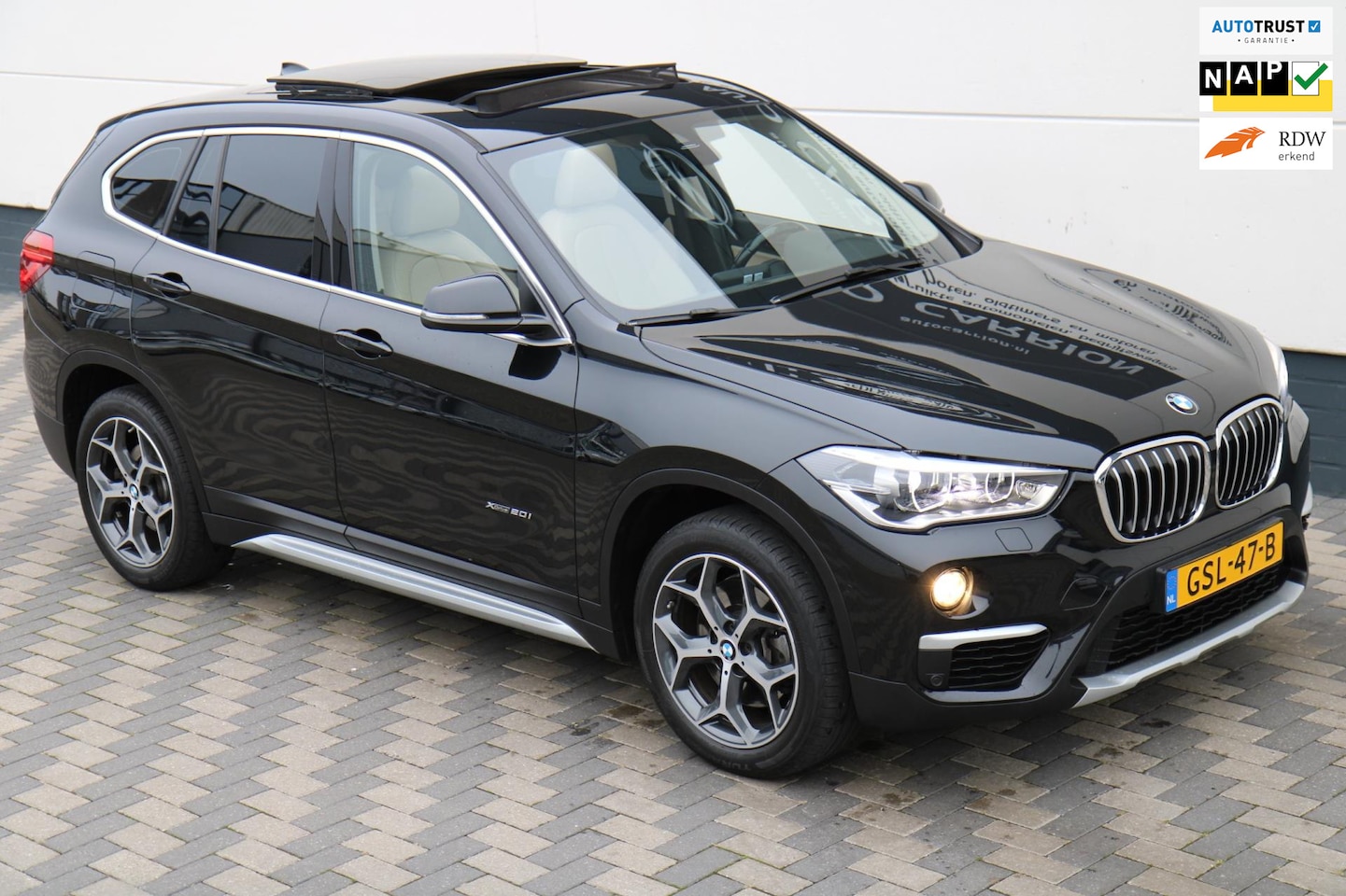 BMW X1 - XDrive20i Automaat High Executive Pano Leder LED !! - AutoWereld.nl