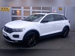 Volkswagen T-Roc - T-Roc 1.5 TSI Sport *Led*pano*acc*Dsg*Keyless