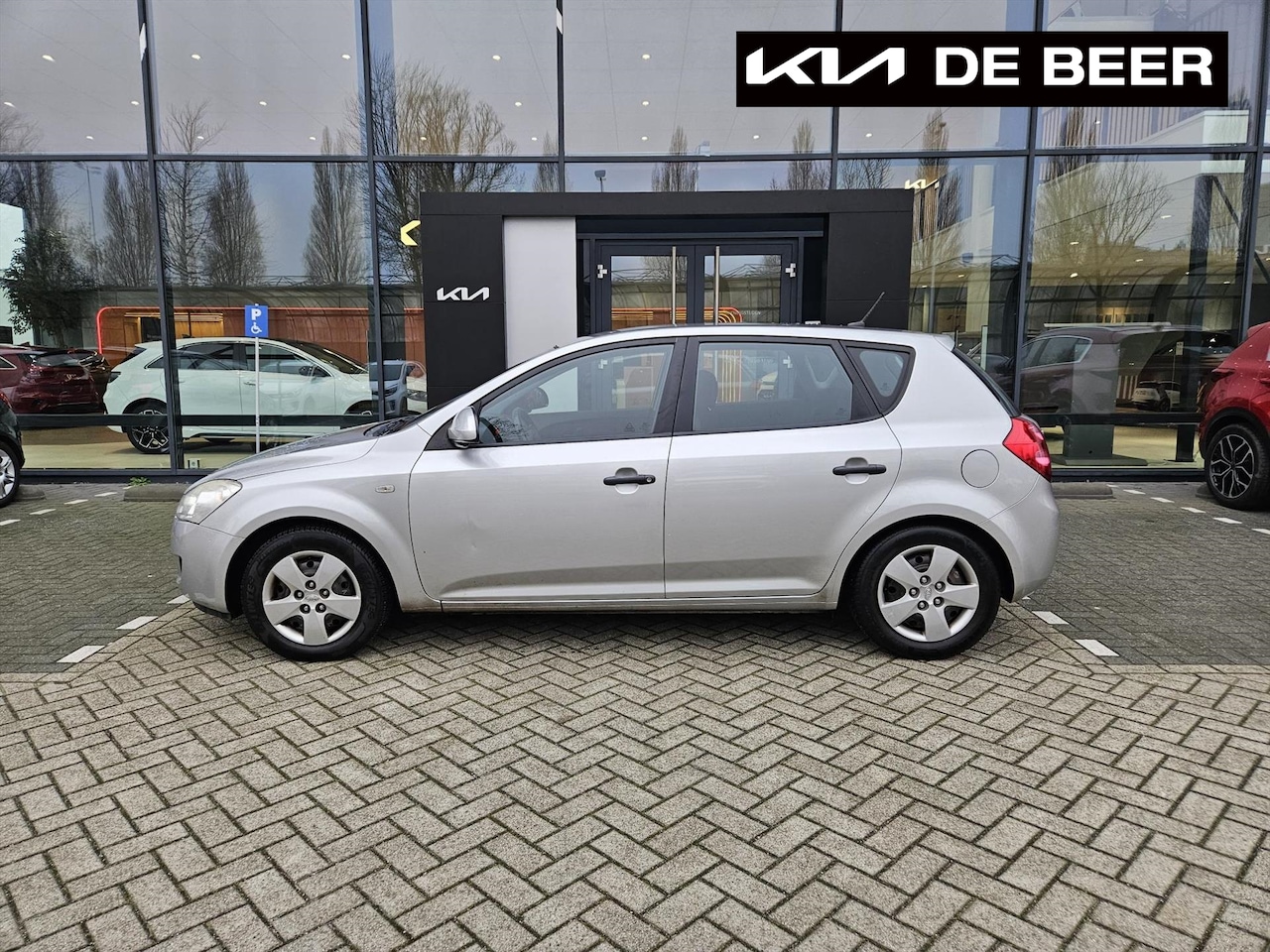 Kia Cee'd - Cee D 1.4 CVVT ISG X-Tra Airco (Handel/.Export) - AutoWereld.nl