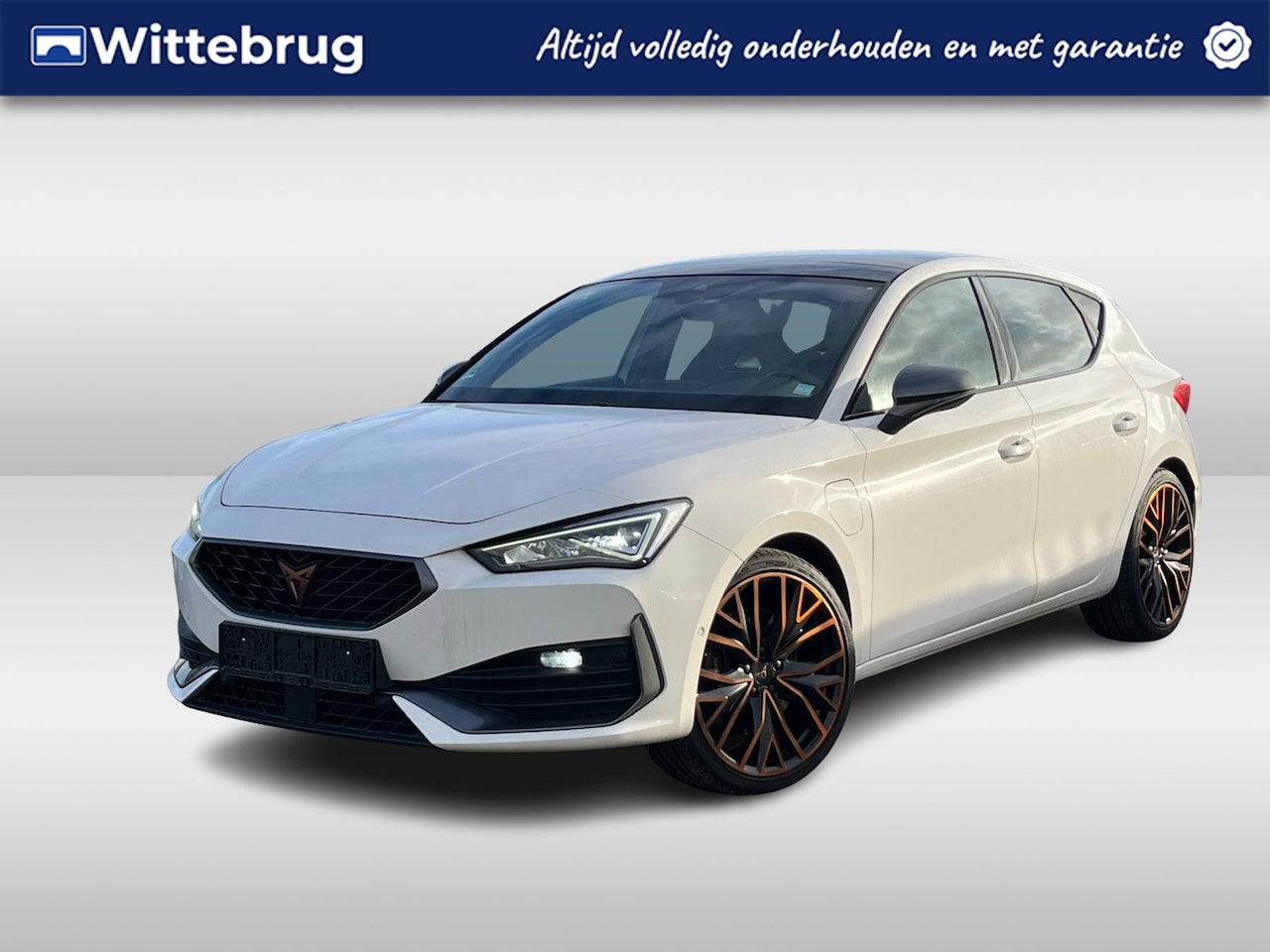 CUPRA Leon - 1.4 e-Hybrid 245pk VZ Performance DSG Automaat Panorama dak / LM 19 inch / Memory Seat Bes - AutoWereld.nl