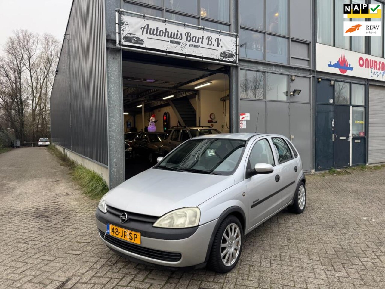 Opel Corsa - 1.2-16V Comfort 5 Deuren! Stuurbekrachtiging! Trekhaak! APK! NAP Rapport! - AutoWereld.nl