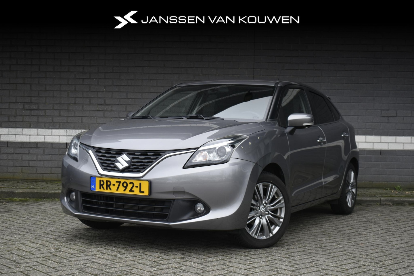 Suzuki Baleno - 1.0 Boosterjet High Executive / Keyless / Camera / Navi / Stoelverwarming / Trekhaak - AutoWereld.nl