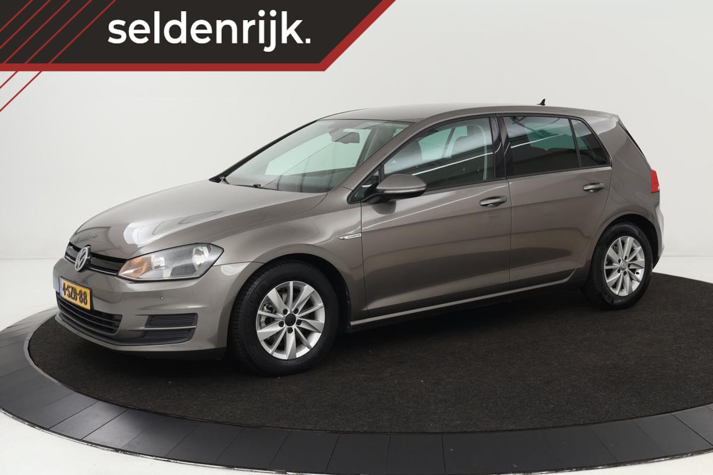 Volkswagen Golf - 1.6 TDI Comfortline | 136.100km NAP | Trekhaak | Sportstoelen | Climate control | Cruise c - AutoWereld.nl