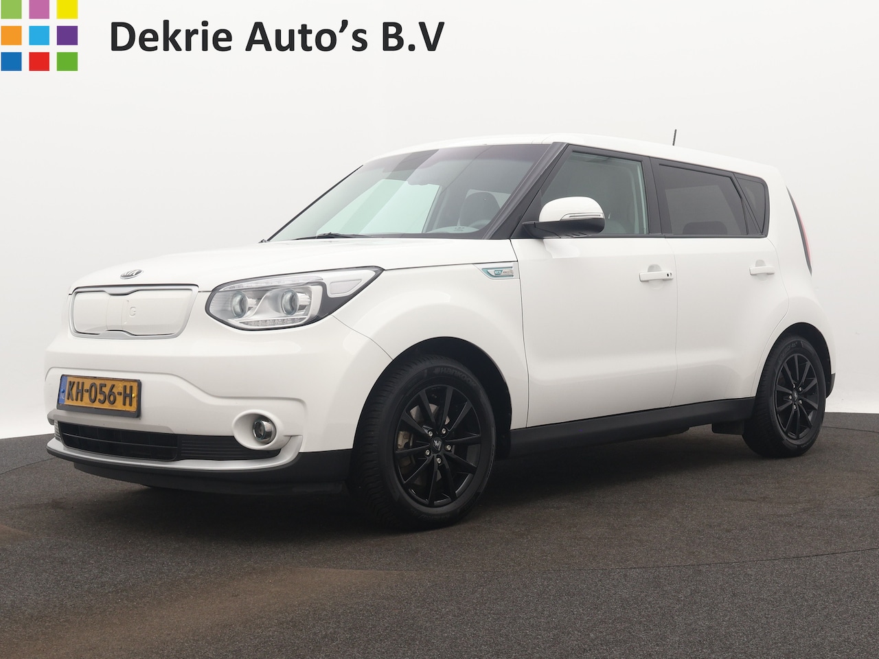 Kia e-Soul - EV ExecutiveLine 27 kWh / Navi / Cruise-ctr. / Airco / Privacy-glass / Camera / Stoelverwa - AutoWereld.nl