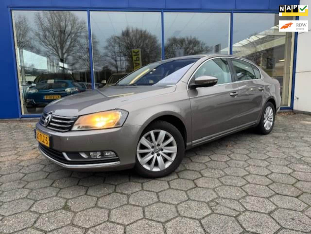 Volkswagen Passat - 1.4 TSI Comfortline BlueMotion Navi - LMV - PDC - AutoWereld.nl