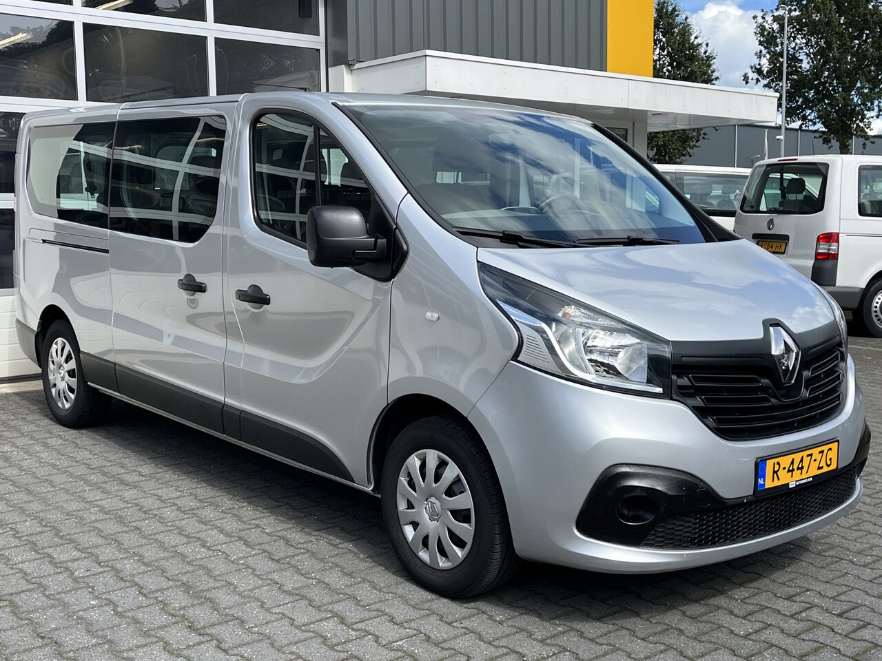 Renault Trafic Passenger - 1.6 dCi Grand Expression Energy BTW / BPM vrij marge Lengte 2 Airco Cruise control Navigat - AutoWereld.nl