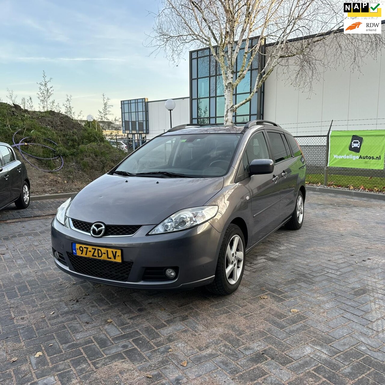 Mazda 5 - 1.8 Executive / 7 -persoons auto - AutoWereld.nl