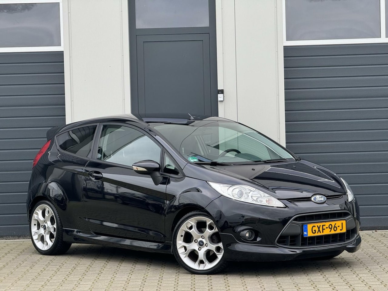 Ford Fiesta - 1.6 Sport 120PK+ / ST-Pakket / Leder - AutoWereld.nl