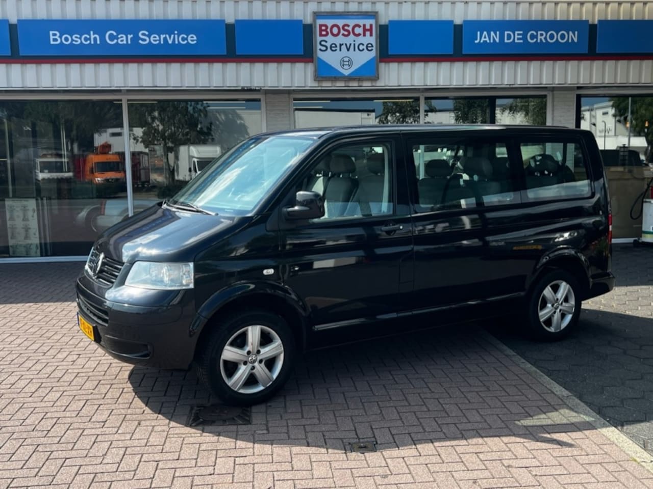 Volkswagen Transporter Kombi - 2.5 TDI 300 Trendline KOMBI Personenbus #MOTORDEFECT - AutoWereld.nl