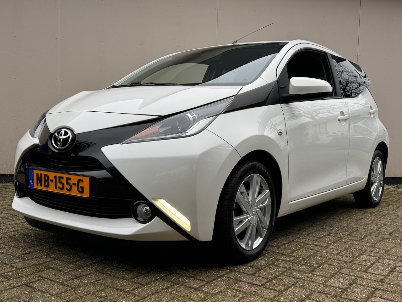 Toyota Aygo - 1.0 VVT-i X-Sport TOP ONDERHOUDEN & NWE APK - AutoWereld.nl