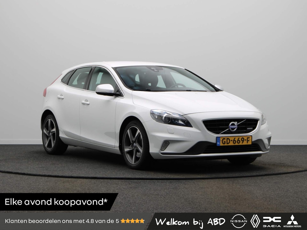 Volvo V40 - 120 T2 R-Design | Stoel verwarming | Trekhaak | - AutoWereld.nl