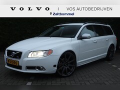 Volvo V70 - 2.5T Summum | Stoelverwarming V+A | 20" Velgen | Keyless |