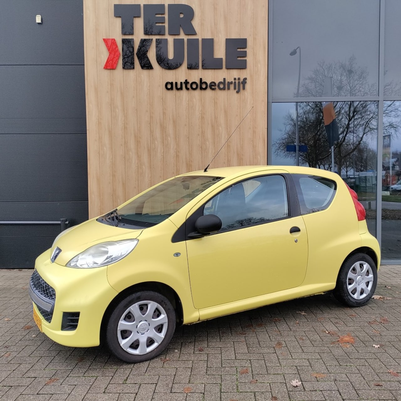 Peugeot 107 - 1.0-12V XR 2009 Lage km N.A.P. - AutoWereld.nl