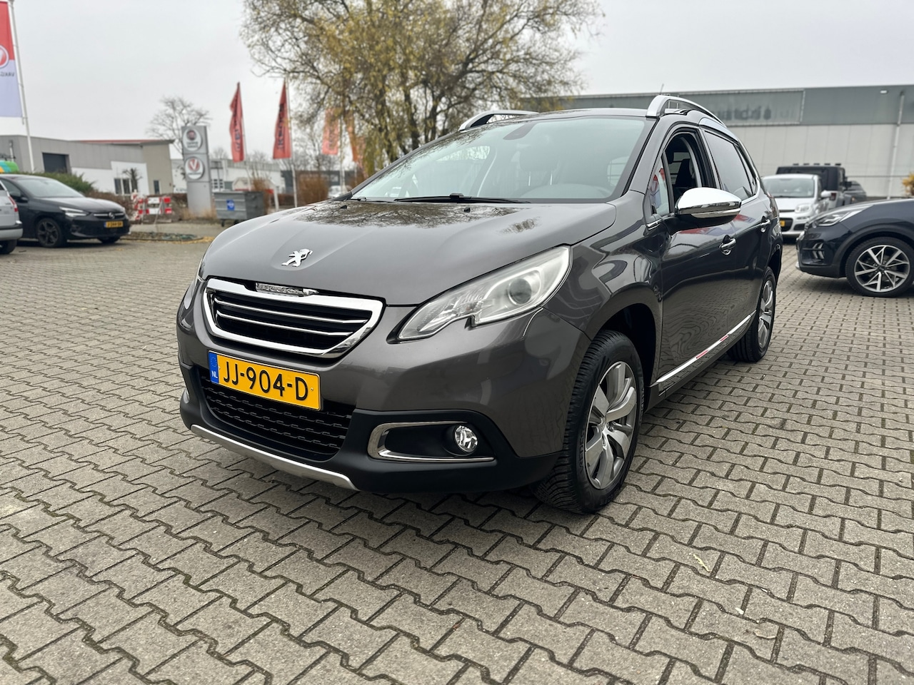 Peugeot 2008 - 1.2 VTi Allure Pack Premium Plus 1.2 VTi Allure Pack Premium Plus (BOVAGGARANTIE/RIJKLAARPRIJS) - AutoWereld.nl