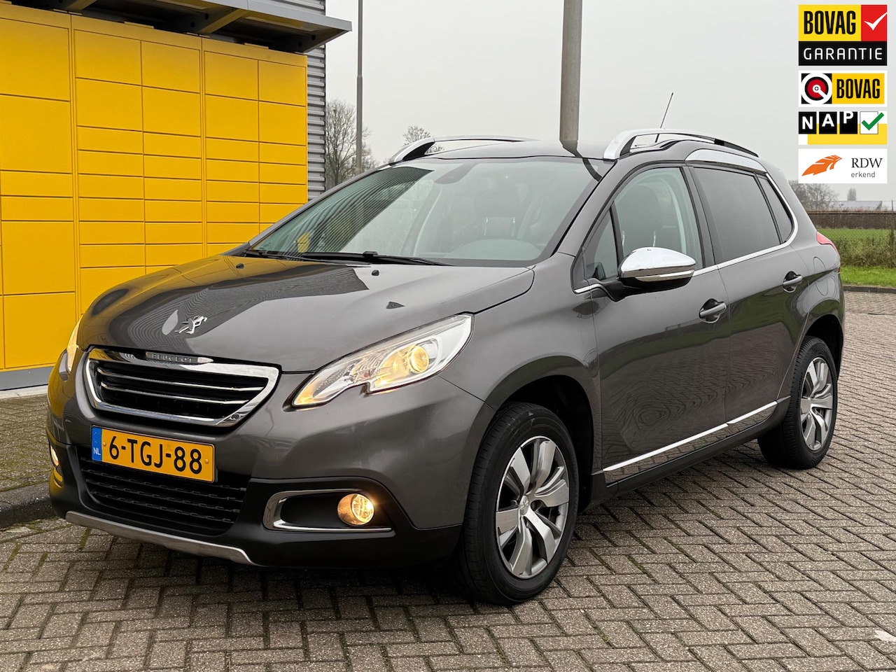 Peugeot 2008 - 1.2 VTi Allure Pack Premium Plus Panoramadak Dealer ondh 1e eigenaar - AutoWereld.nl