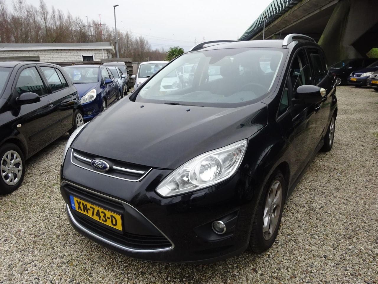 Ford Grand C-Max - 1.0 Ambiente. Navigatie, Cruise control, Trekhaak - AutoWereld.nl