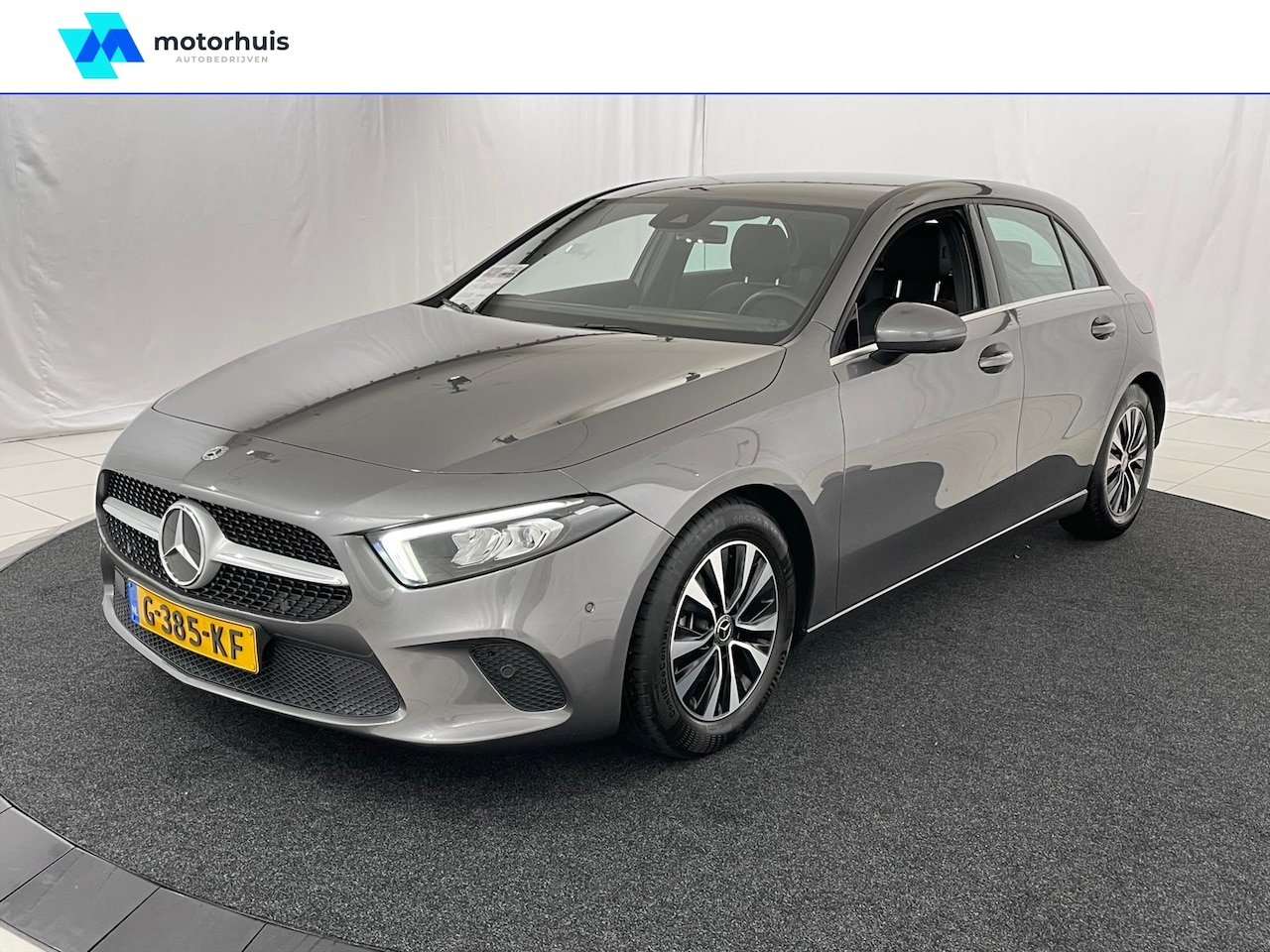 Mercedes-Benz A-klasse - A 180 136pk Automaat Business Solution / Camera / Navi / Apple Carplay / LED - AutoWereld.nl