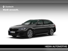 BMW 5-serie Touring - 530e M-Sport | Panorama | 2024 | Trekhaak | Laser