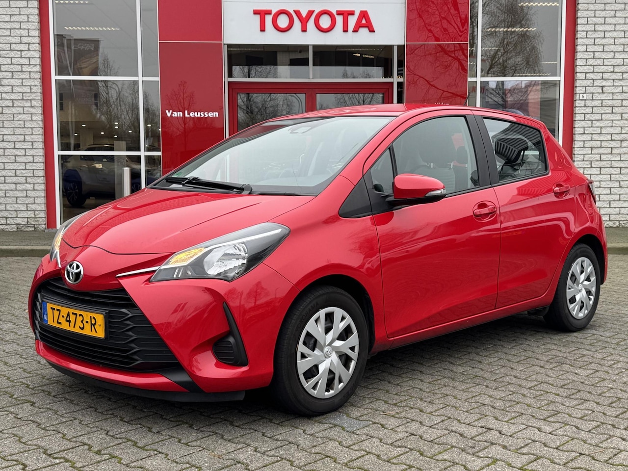 Toyota Yaris - COMFORT AIRCO EL-RAMEN BLUETOOTH RADIO/CD USB NL-AUTO 1E-EIG - AutoWereld.nl