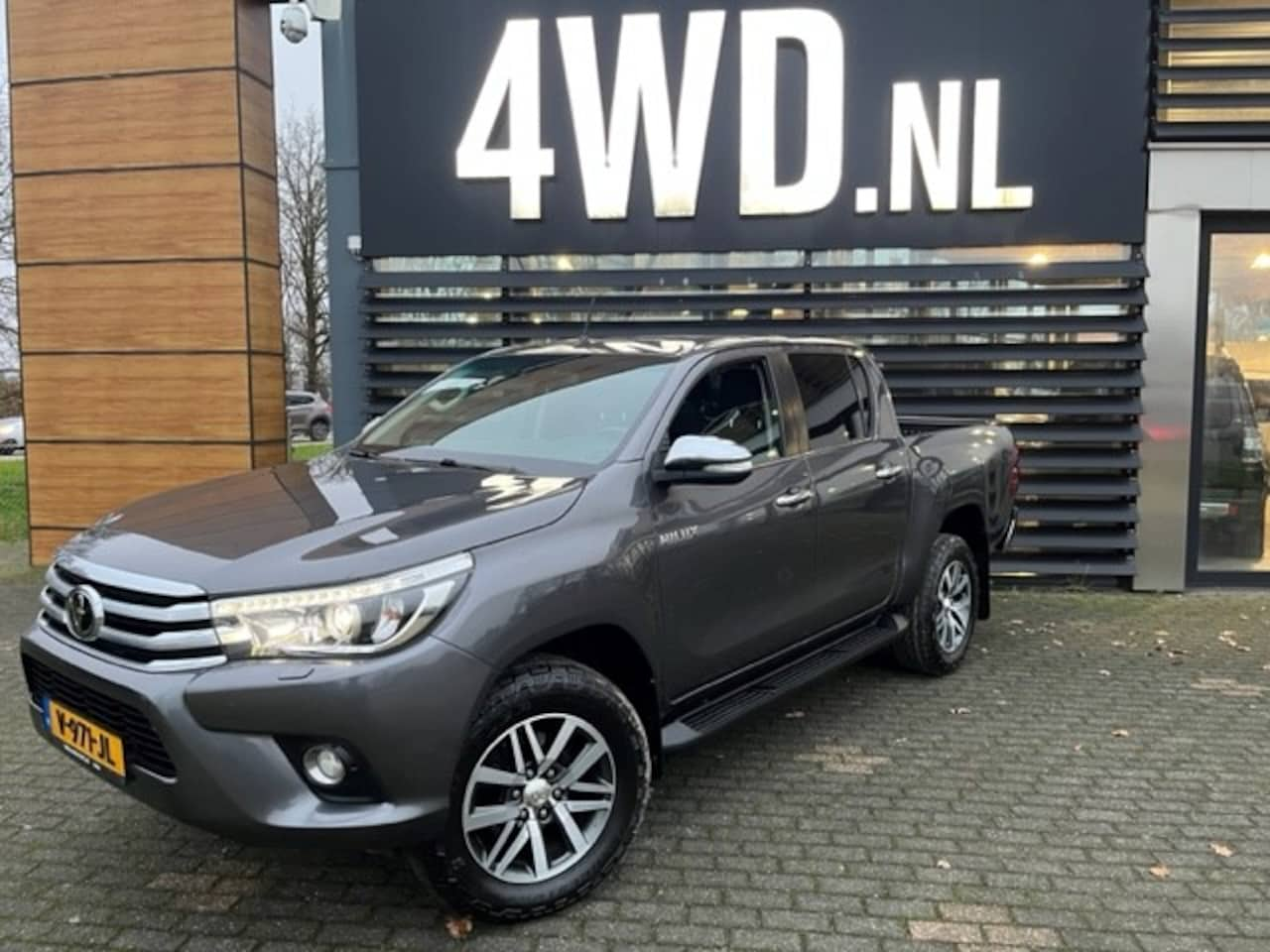 Toyota HiLux - 2.4 TD EUR 6 - AUT 4X4 DC 2 P VAN/ LEDER / NAVI / CLIMA /CRUISE 6MND GAR € 23.740 EXCL Aut - AutoWereld.nl