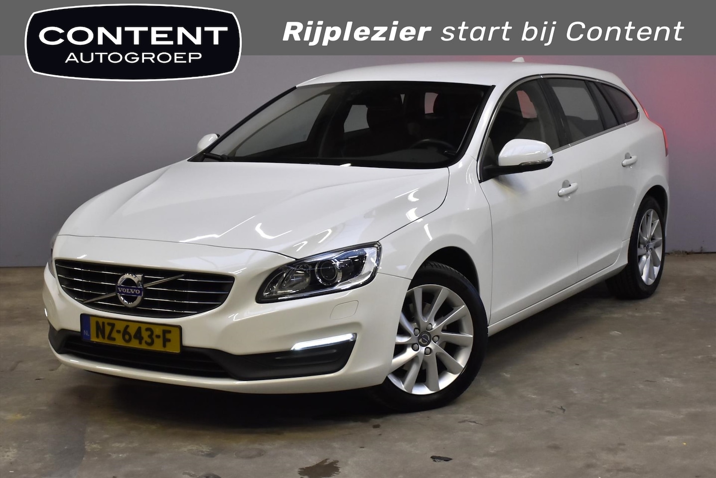 Volvo V60 - T3 152pk Geartronic Nordic+ I Trekhaak - AutoWereld.nl