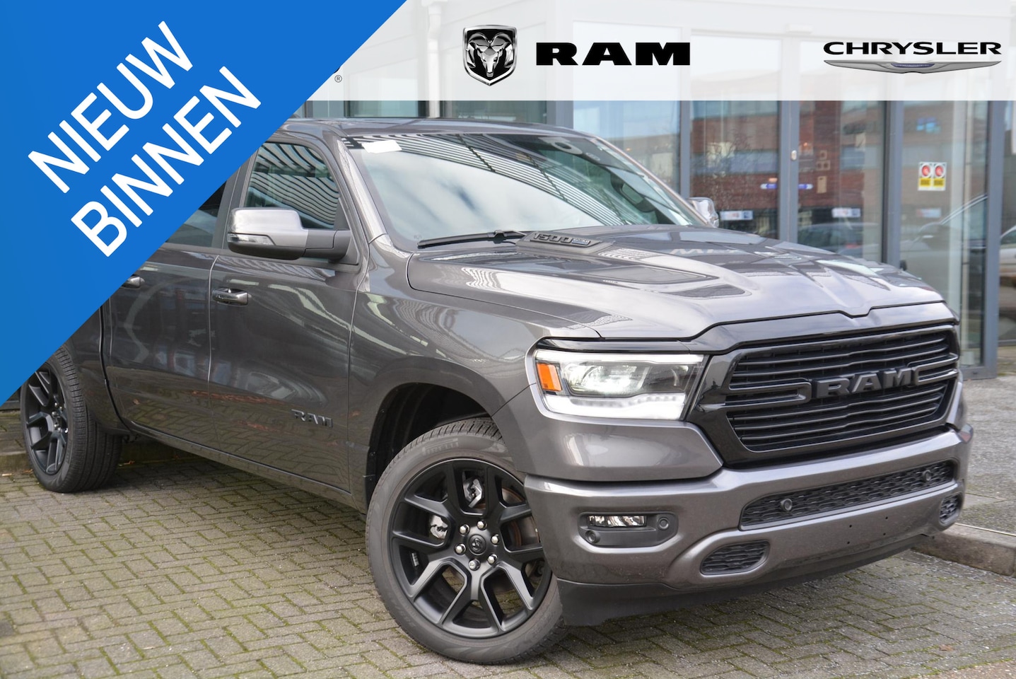 Dodge Ram 1500 - 5.7 V8 4x4 Crew Cab Sport E-torque | Panoramadak | Leer | Digi dash - AutoWereld.nl