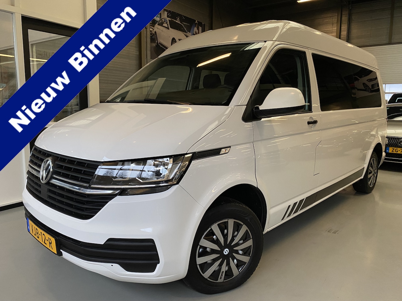 Volkswagen Transporter - 2.0 TDI L2H1 28 Economy Business Airco, Cruise, Applecarplay - AutoWereld.nl