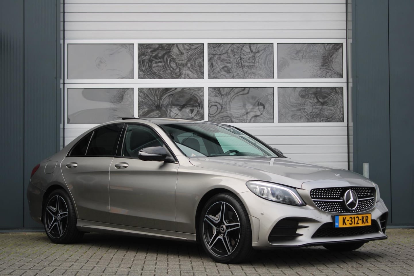 Mercedes-Benz C-klasse - 180 Business Solution AMG 156pk Clima/Cruise/Panodak/Navi/360Camera/Bluetooth/AppleCarplay - AutoWereld.nl