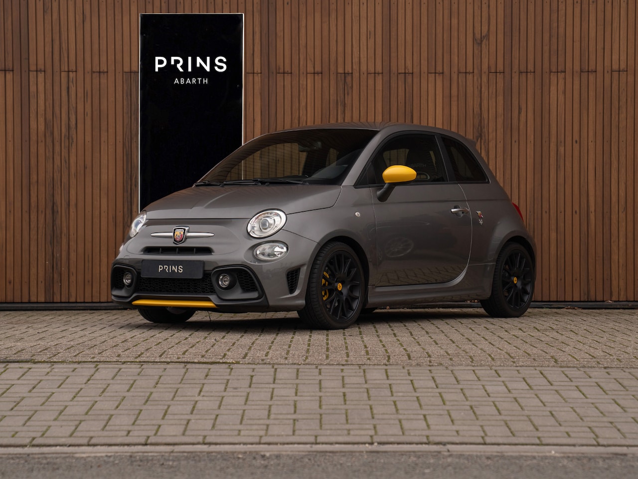 Abarth 595 - Pista | Monza | Beats | CarPlay | 2e eig | NL-auto - AutoWereld.nl