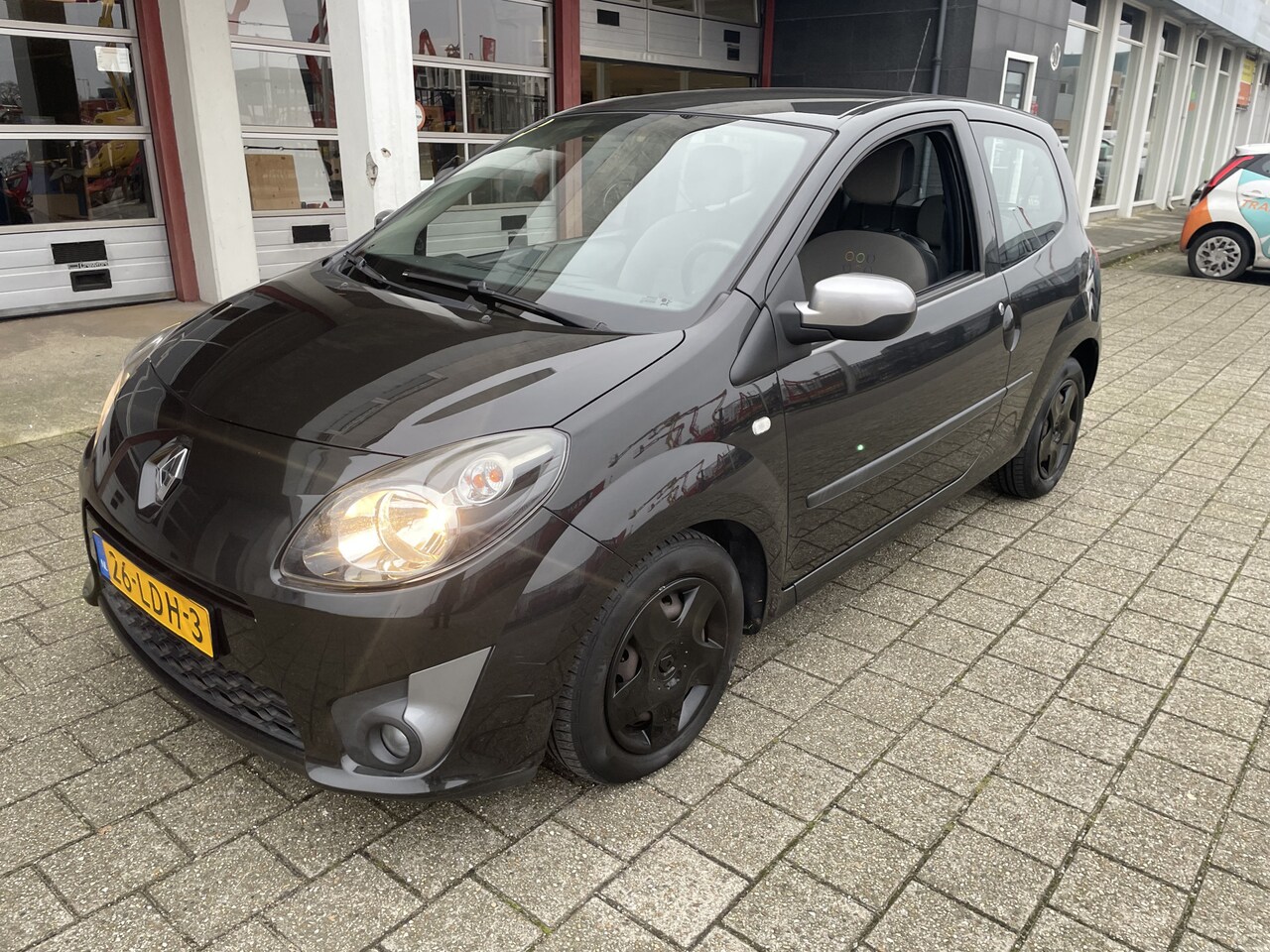 Renault Twingo - 1.2-16V Authentique airco electr. ramen centrale deurvergrendeling - AutoWereld.nl