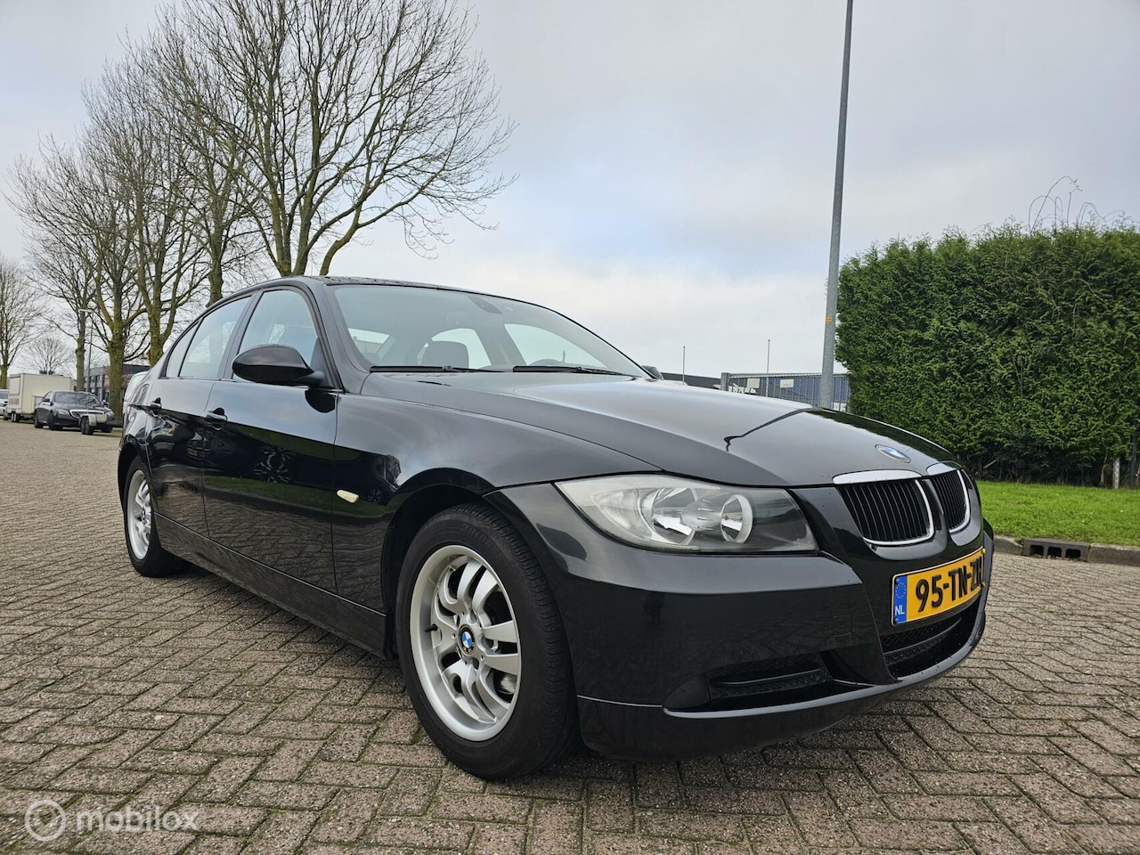 BMW 3-serie - 318i High Executive 318i High Executive - AutoWereld.nl