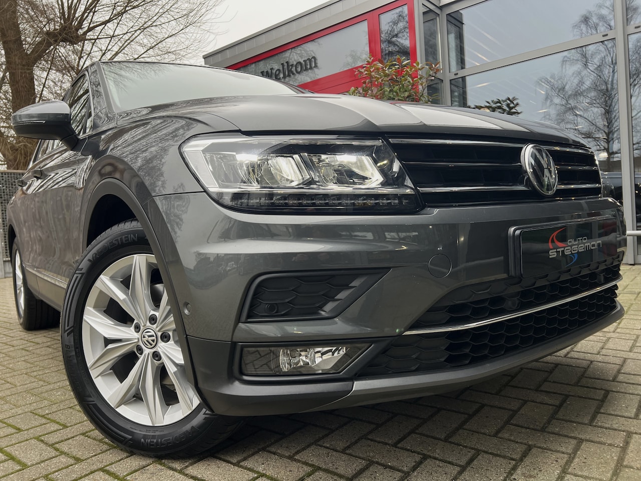 Volkswagen Tiguan - 1.5 TSI ACT *!* HIGHLINE *!* VIRTUAL/ CARPLAY/ CAMERA/ 18 INCH/ TREKHAAK *!* - AutoWereld.nl