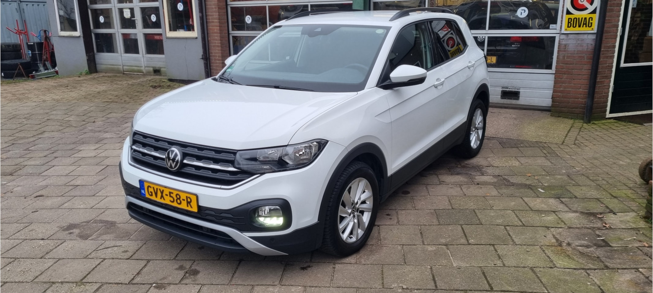 Volkswagen T-Cross - 1.0 TSI Life /Pdc v+a/Carplay - AutoWereld.nl