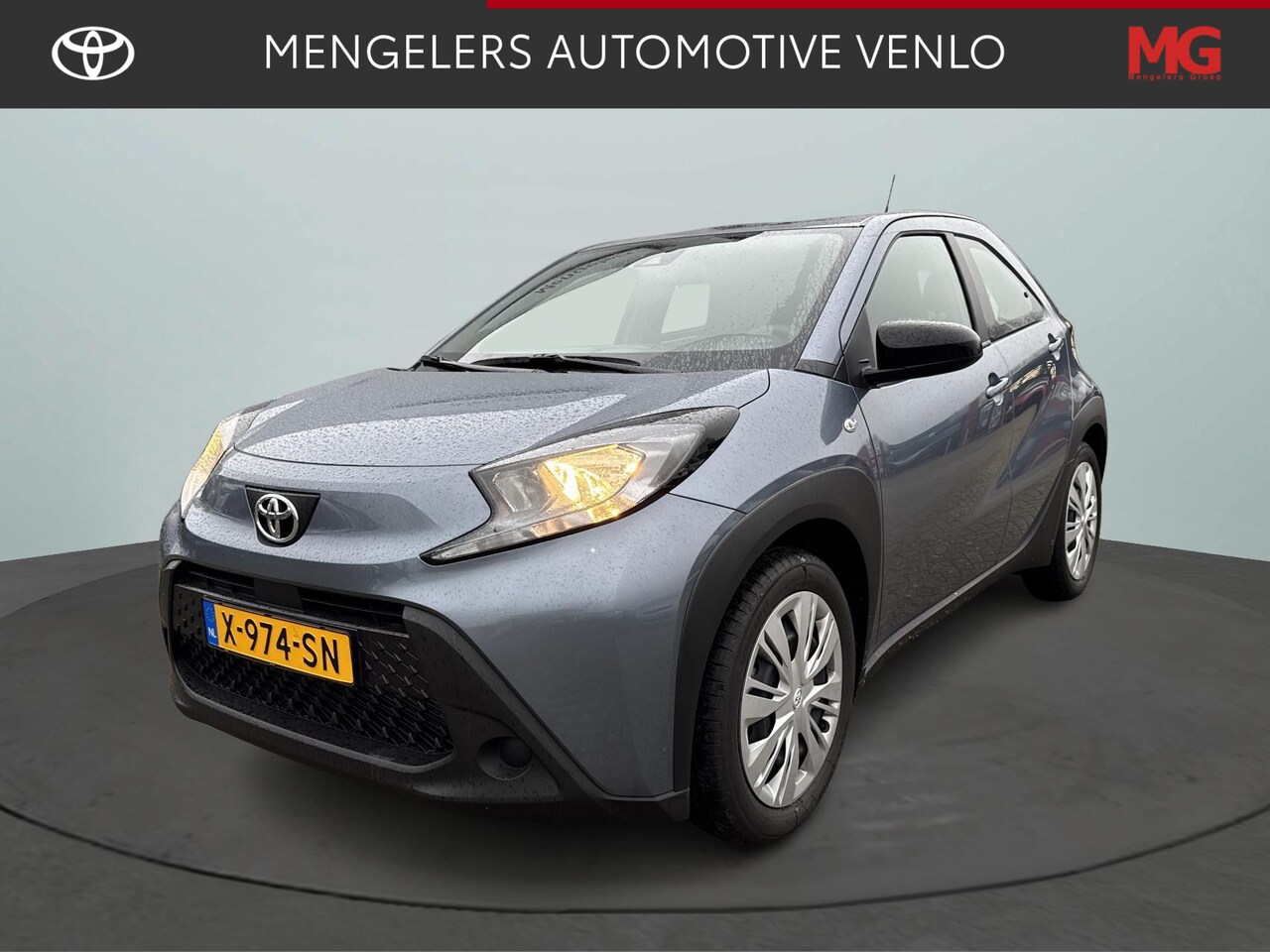 Toyota Aygo X - 1.0 VVT-i MT Play Airco / Cruise Control Adaptief / Camera / Apple CarPlay & Android Auto - AutoWereld.nl