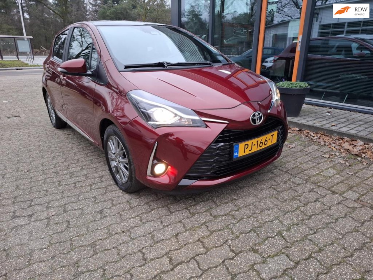 Toyota Yaris - 1.5 VVT-i Executive 1.5 VVT-i Executive - AutoWereld.nl