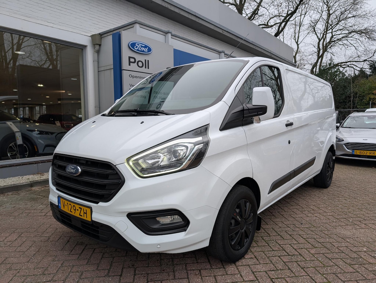 Ford Transit Custom - 320 L2 130pk Trend Navi Cruise Trekhaak Voorruitverw. 1e Eigenaar & Dealeronderhouden - AutoWereld.nl