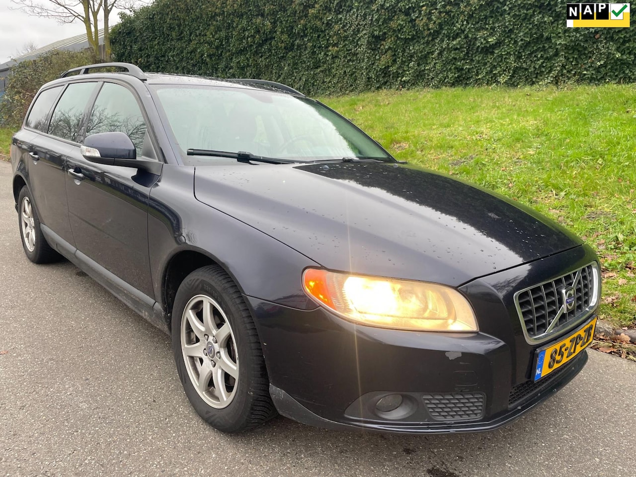 Volvo V70 - 2.4D Kinetic - Automaat - half leder - Cruise control - AutoWereld.nl