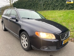 Volvo V70 - 2.4D Kinetic - Automaat - half leder - Cruise control