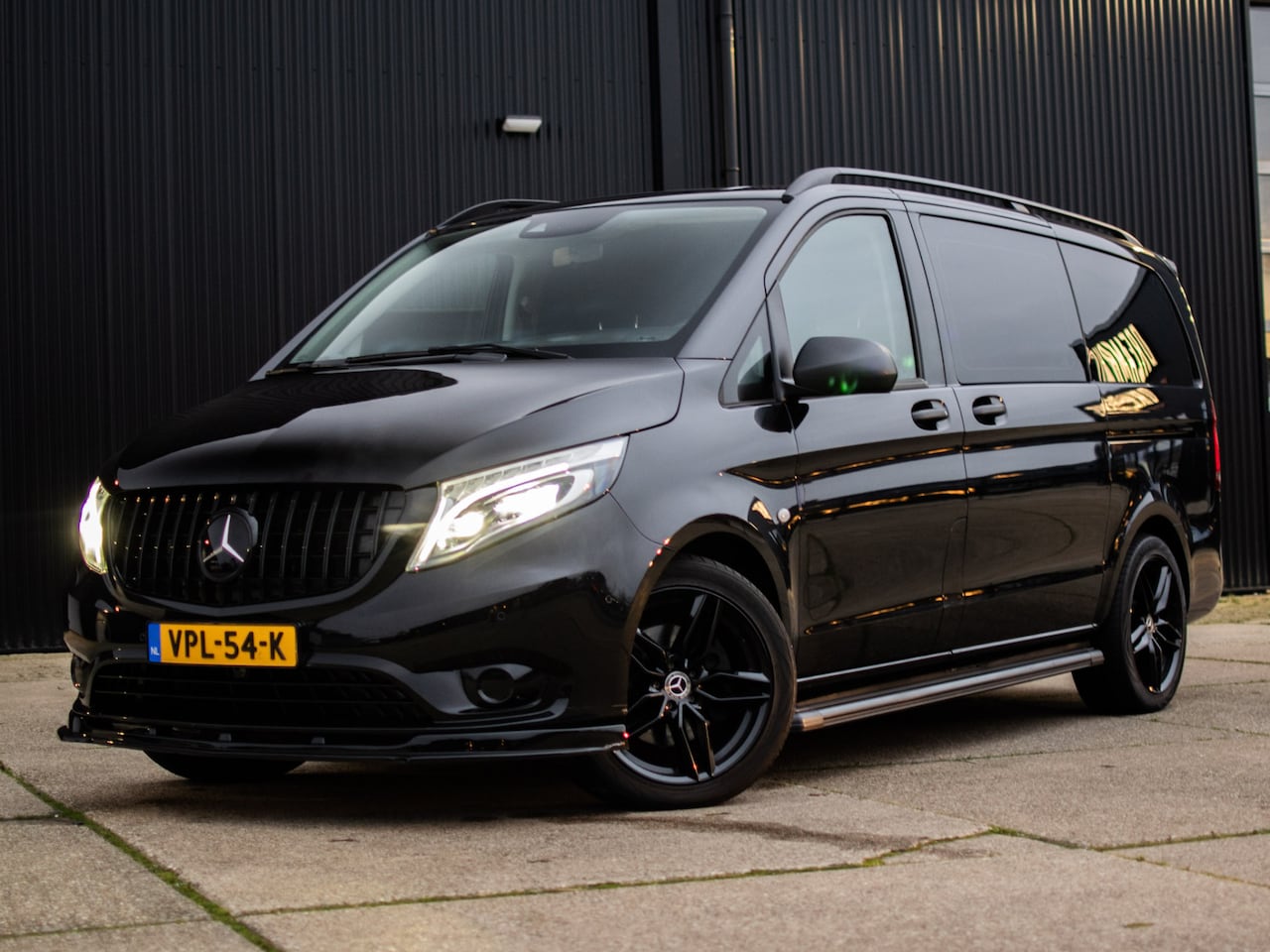 Mercedes-Benz Vito - 124 CDI 237PK L2 | Airmatic | 2x schuifdeur | Stoelverwarming - AutoWereld.nl