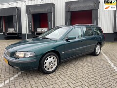 Volvo V70 - 2.4 Comfort Line Nette Staat ( AUTOMAAT )